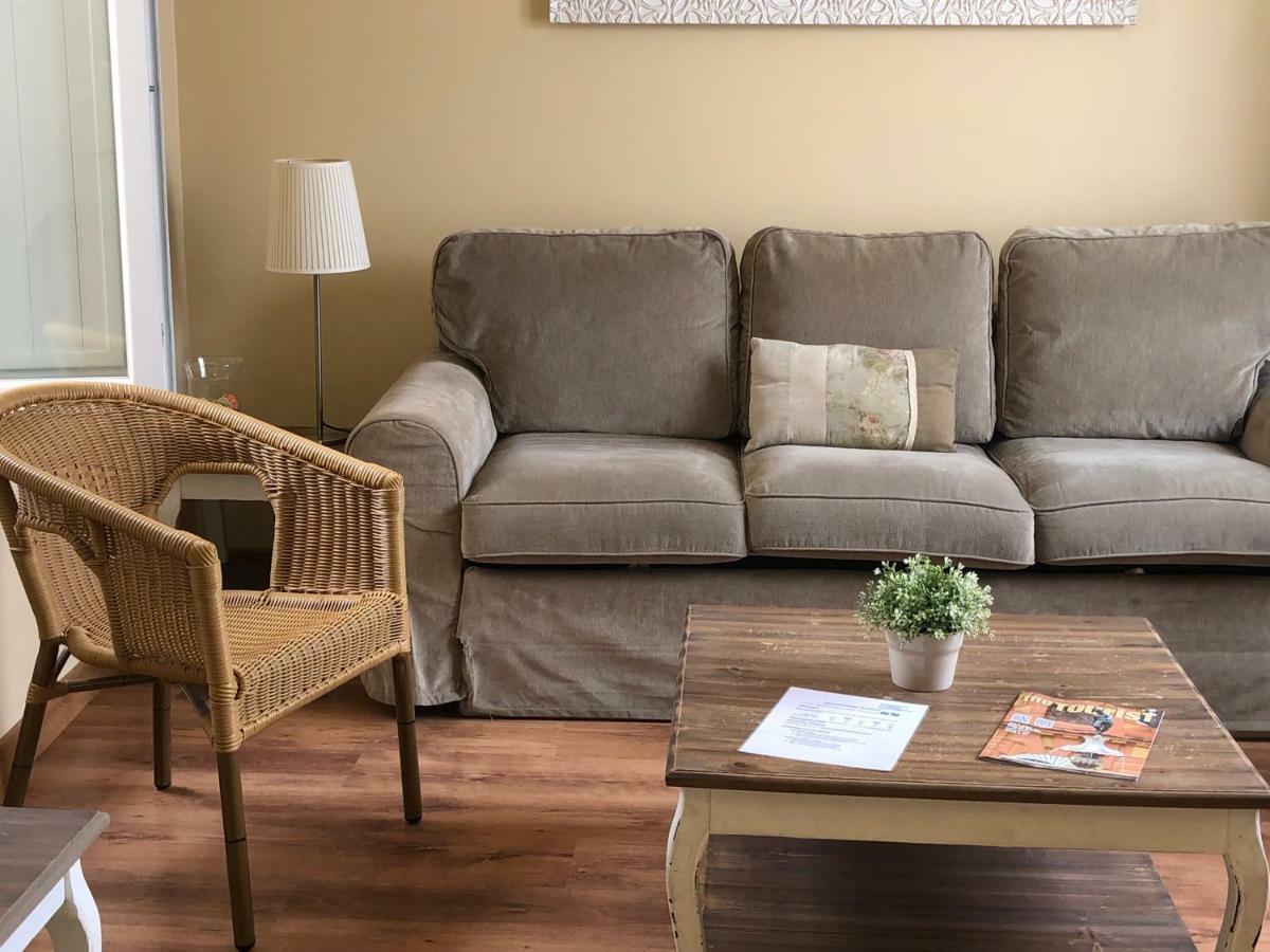 Life Apartments San Vicente Siviglia Esterno foto